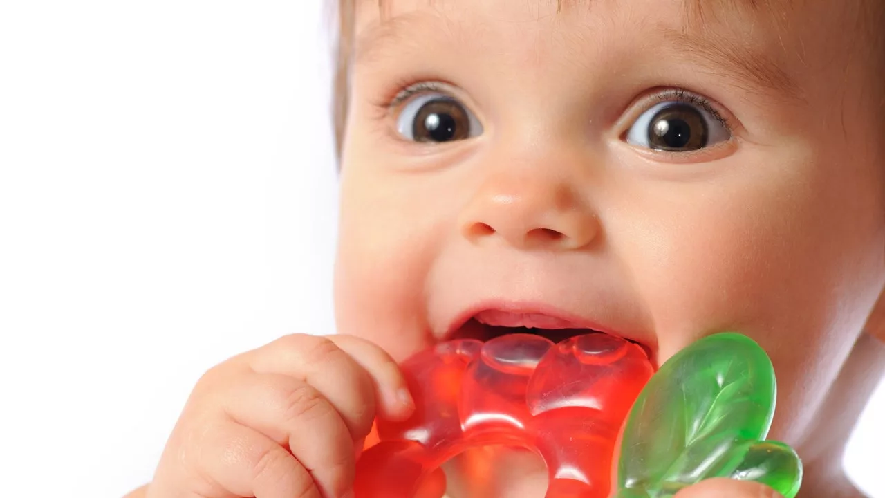Ząbkowanie u dzieci  - jak sobie z nim radzić?
