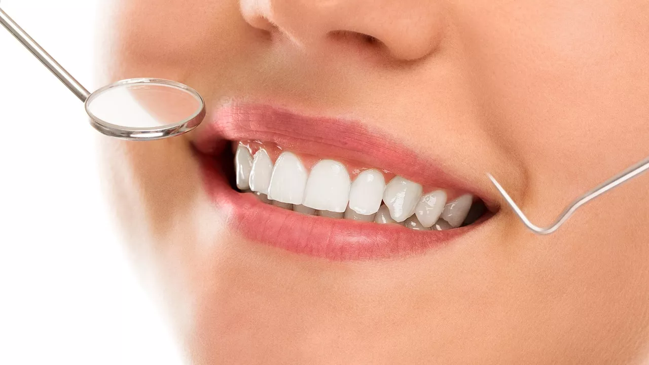 Próchnica zębów - jak powstaje i dlaczego jest tak niebezpieczna? Leczenie