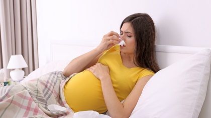 W jaki sposób leczyć katar podczas ciąży?