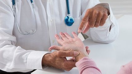 Czym jest zespół Raynauda i jak powinien być leczony?